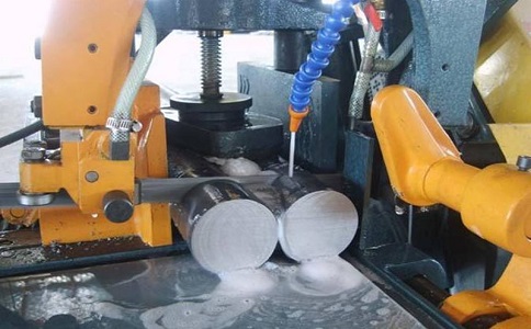 鱼峰卧式带锯床的送料方式有哪几种？